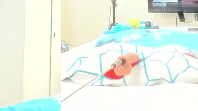 Alani Queen online show from November 2025 07:52:02 PM