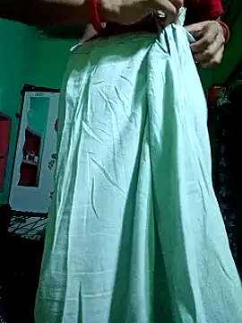 Snapshot of Shreya-couple chatting on September 2025 01:17:02 PM Shreya-couple online show from September 2025 01:17:02 PM