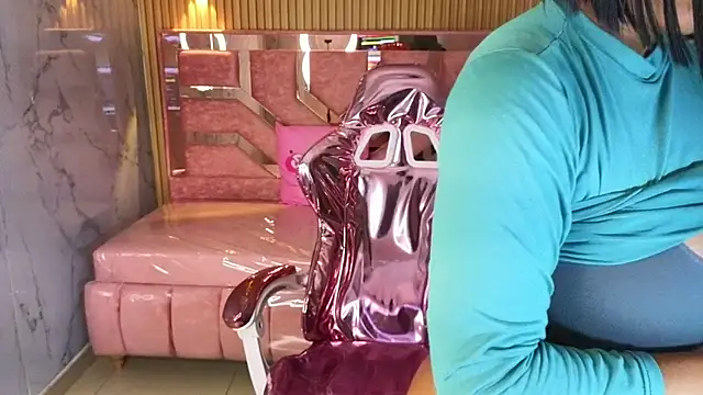 ambar fox s online show from November 2025 08:09:02 PM