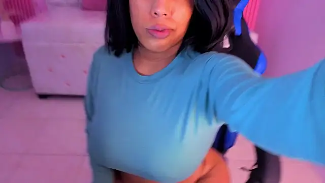 ambar fox s online show from April 2026 08:05:02 PM