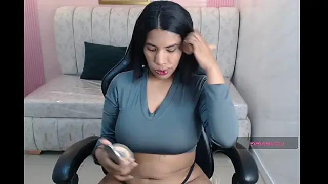 ambar fox s online show from September 2025 03:13:01 AM