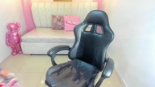 ambar fox s online show from January 2026 03:02:02 AM