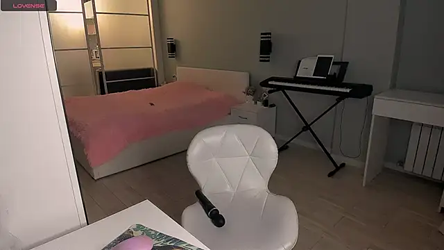 LolaVexx online show from November 2025 03:45:01 PM