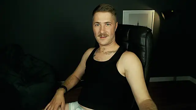 Snapshot of Mr_At_ chatting on September 2025 07:10:02 AM Mr At online show from September 2025 07:10:02 AM