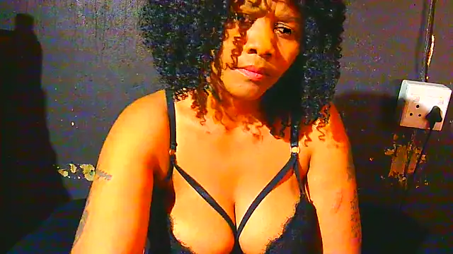 Augustine-Blooomxx online show from November 2025 05:33:02 AM