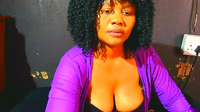 Augustine-Blooomxx online show from November 2025 03:49:02 PM