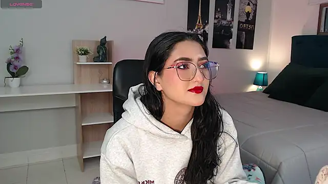 Snapshot of madame_lottie chatting on September 2025 12:36:02 PM madame lottie online show from September 2025 12:36:02 PM