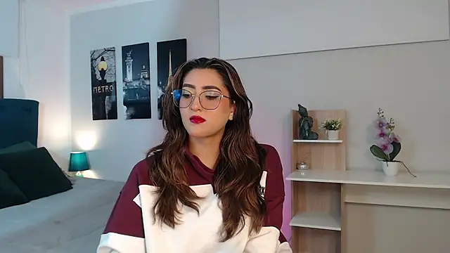 Snapshot of madame_lottie chatting on September 2025 12:28:02 PM madame lottie online show from September 2025 12:28:02 PM