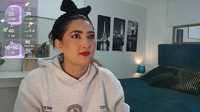 Snapshot of madame_lottie chatting on September 2025 12:33:02 PM madame lottie online show from September 2025 12:33:02 PM