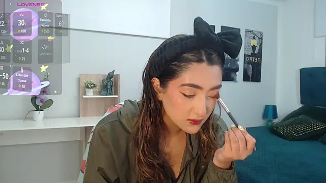 Snapshot of madame_lottie chatting on September 2025 12:33:02 PM madame lottie online show from September 2025 12:33:02 PM