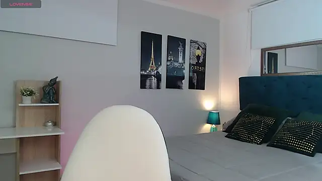 Snapshot of madame_lottie chatting on October 2025 12:39:01 PM madame lottie online show from October 2025 12:39:01 PM