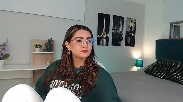 Snapshot of madame_lottie chatting on October 2025 12:39:02 PM madame lottie online show from October 2025 12:39:02 PM