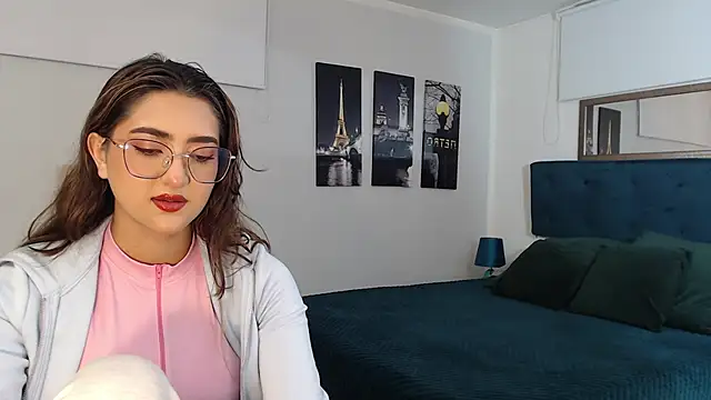 Snapshot of madame_lottie chatting on October 2025 12:39:02 PM madame lottie online show from October 2025 12:39:02 PM