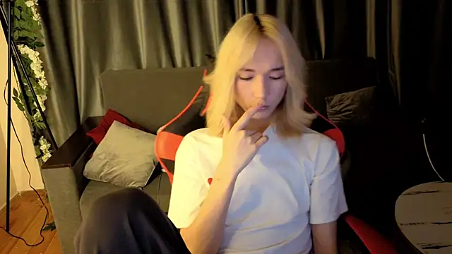 Snapshot of okerriella chatting on January 2026 01:50:02 PM okerriella online show from January 2026 01:50:02 PM