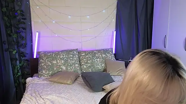 Snapshot of okerriella chatting on February 2026 07:27:02 AM okerriella online show from February 2026 07:27:02 AM