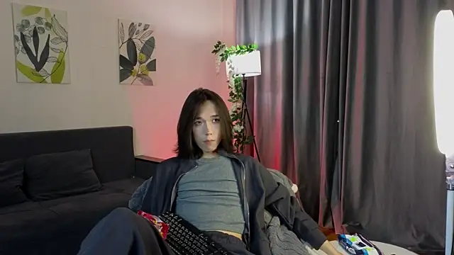 Snapshot of okerriella chatting on November 2025 01:37:02 PM okerriella online show from November 2025 01:37:02 PM