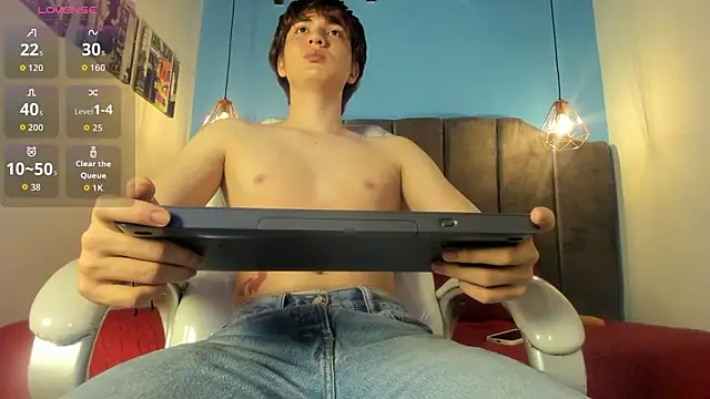 Oscar and dani online show from March 2026 03:58:02 AM