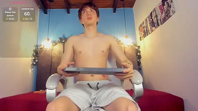 Snapshot of Oscar_and_dani chatting on November 2025 04:00:02 AM Oscar and dani online show from November 2025 04:00:02 AM