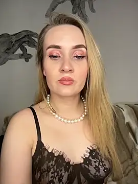 KiraBerht online show from March 2026 07:59:01 PM