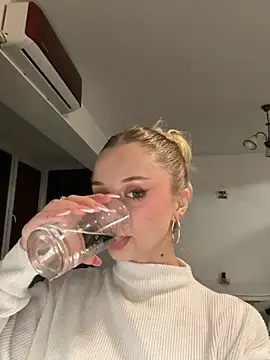 BabyAnais online show from November 2025 08:01:01 PM