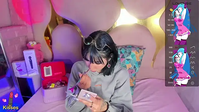 Niina Sissy online show from March 2026 08:00:02 AM