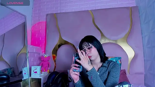 Niina Sissy online show from March 2026 05:20:01 AM