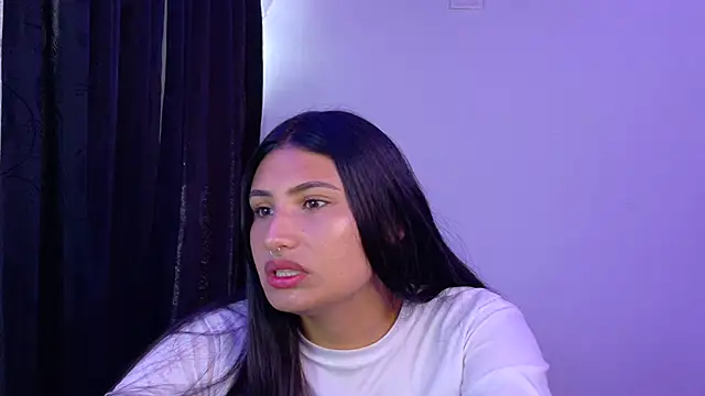 Snapshot of Linda_andrew chatting on May 2026 04:26:01 PM Linda andrew online show from May 2026 04:26:01 PM