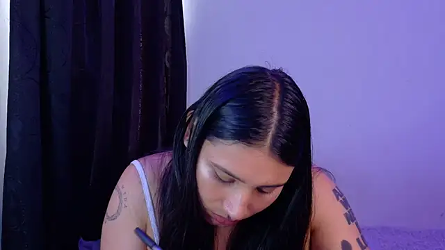 Snapshot of Linda_andrew chatting on June 2026 05:17:02 PM Linda andrew online show from June 2026 05:17:02 PM