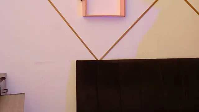 Linda andrew online show from November 2025 07:03:01 PM