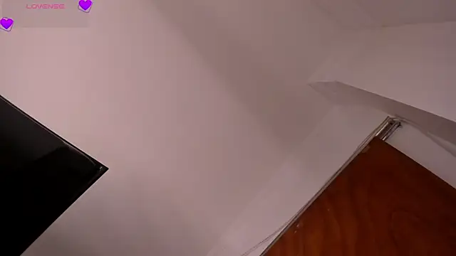 RoxanaBorns  online show from December 2025 08:04:02 PM