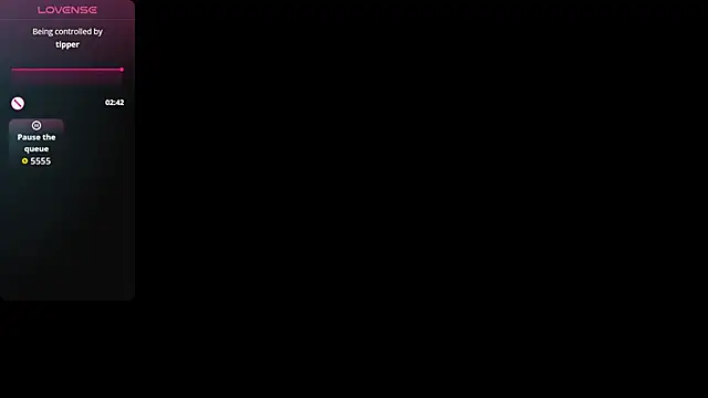 Snapshot of RoxanaBorns_ chatting on May 2026 09:48:02 AM RoxanaBorns online show from May 2026 09:48:02 AM