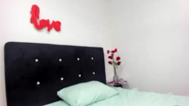 RoxanaBorns  online show from February 2026 04:35:01 AM