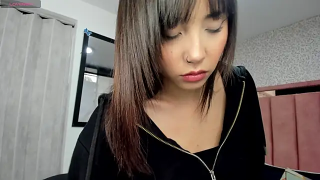 Hanna Lee   online show from March 2026 07:39:01 PM