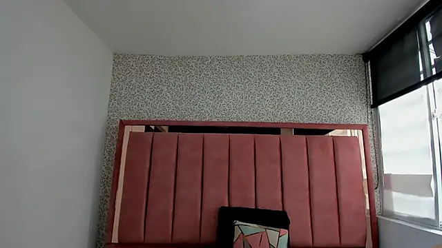 Hanna Lee   online show from October 2025 07:36:01 PM