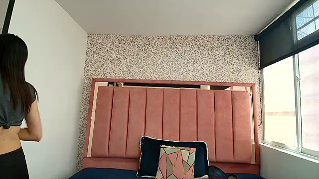 Hanna Lee   online show from March 2026 08:04:02 PM