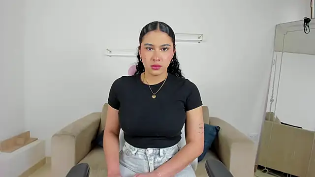 april smiith online show from November 2025 12:16:01 PM