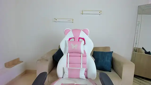 april smiith online show from February 2026 12:26:01 PM