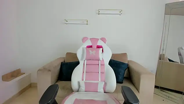 april smiith online show from January 2026 12:30:01 PM