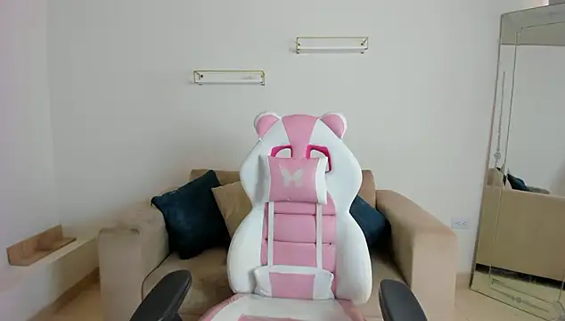 april smiith online show from January 2026 02:12:01 PM