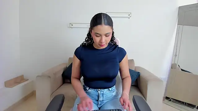 april smiith online show from December 2025 02:15:02 PM