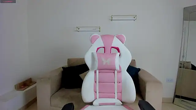 april smiith online show from February 2026 12:16:01 PM