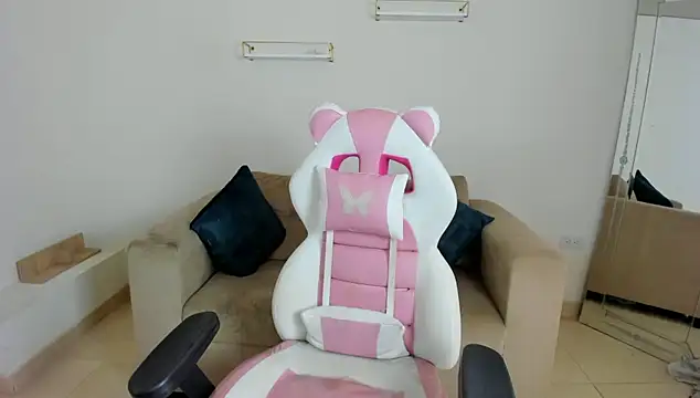 april smiith online show from January 2026 12:23:02 PM