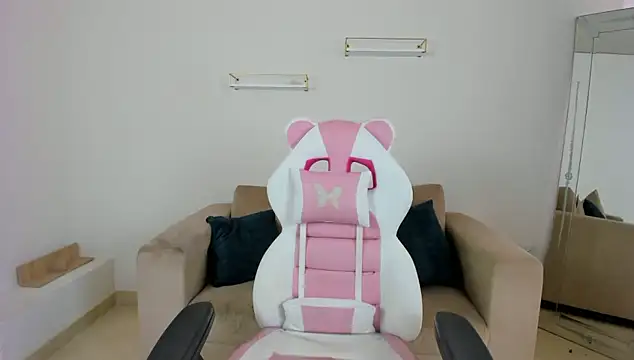 april smiith online show from January 2026 12:31:02 PM