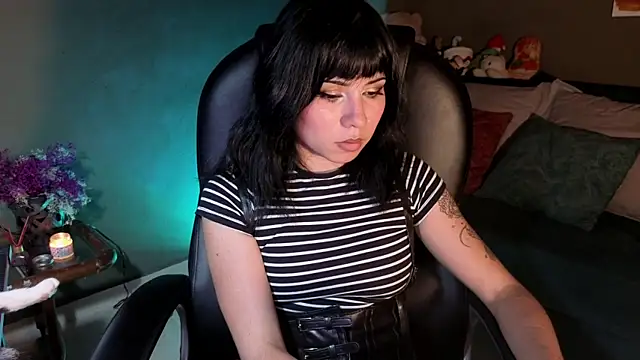 GaiaJoness online show from November 2025 07:14:01 PM