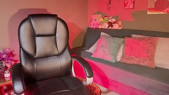 GaiaJoness online show from November 2025 07:47:01 PM