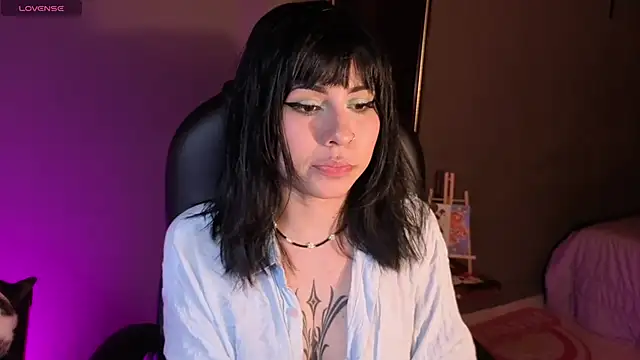 GaiaJoness online show from November 2025 06:56:02 PM