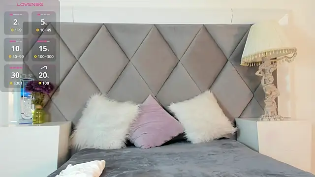 GiadaRizzo online show from October 2025 02:17:02 PM