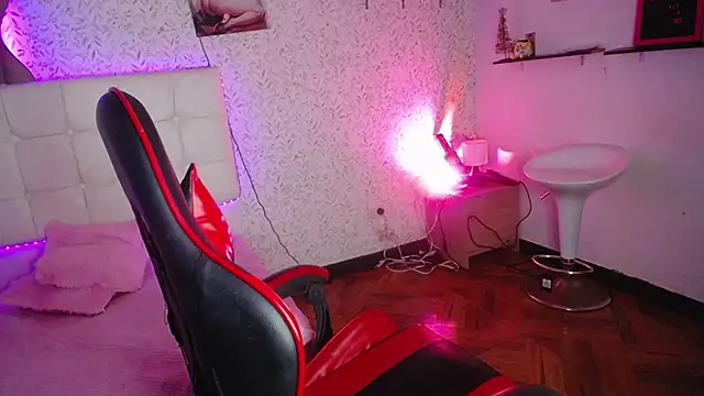 manelike  online show from October 2025 07:25:02 PM
