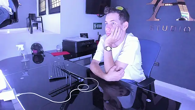 lara and danny online show from September 2025 04:36:02 PM