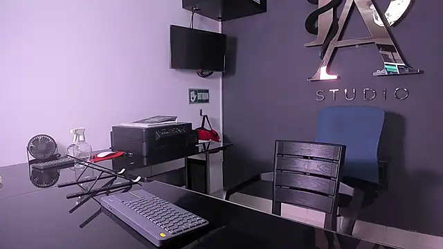 lara and danny online show from September 2025 01:28:02 PM